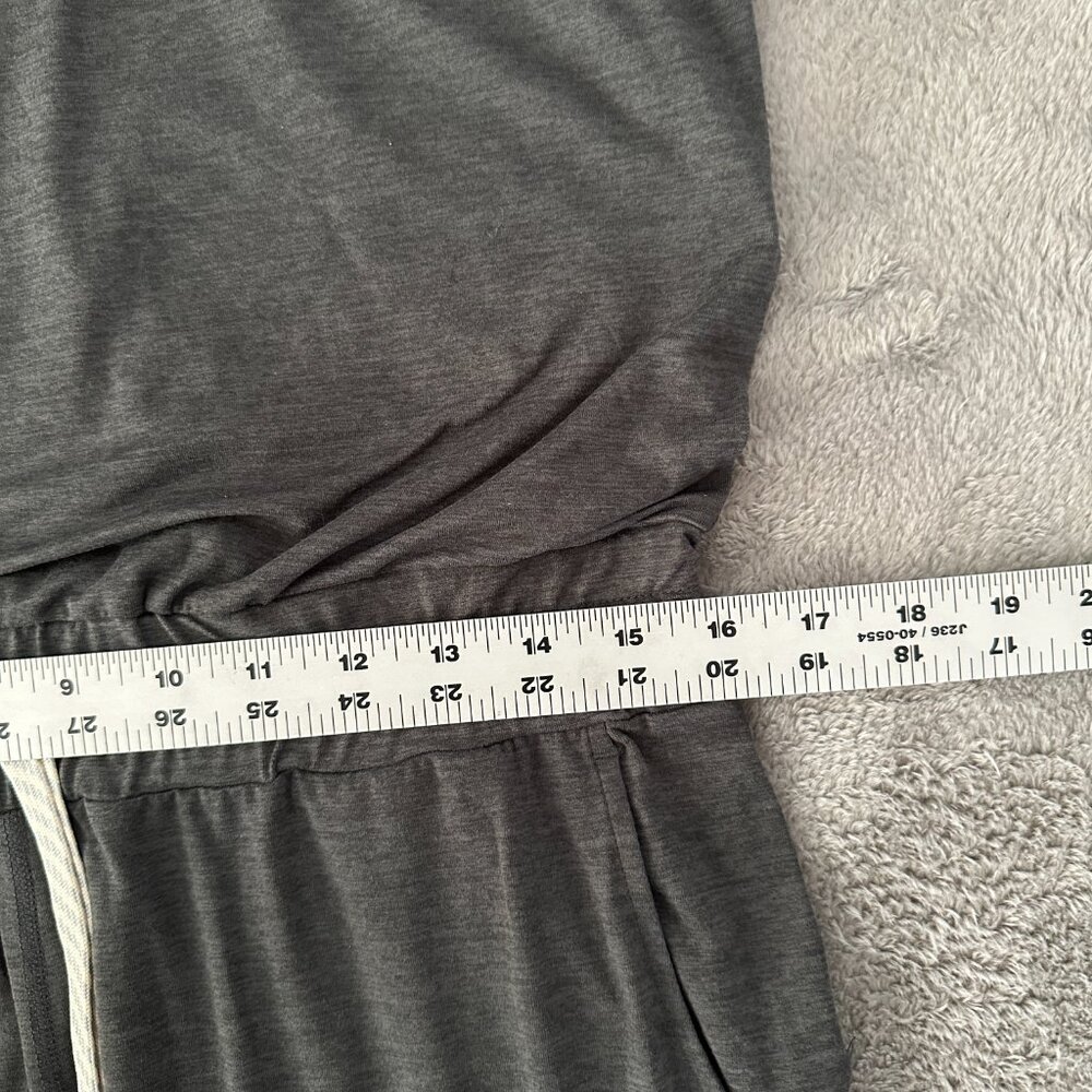 Vuori All Day Jumpsuit Women's size LARGE Gray VW424 Joggers Short Sleeve - Picture 5 of 8